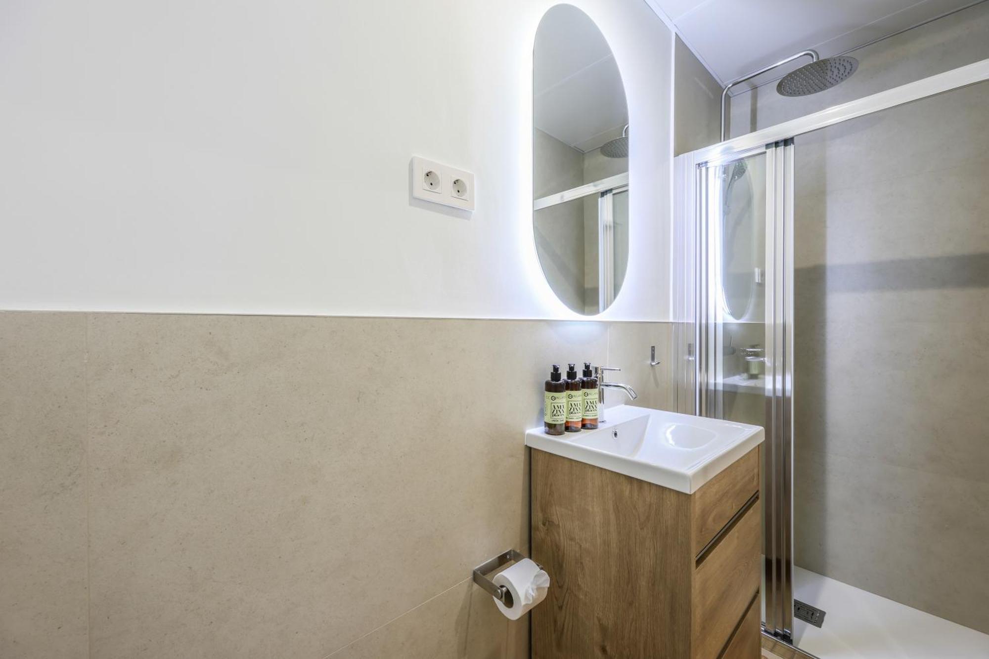 Encantador Apartamento Plaza Del Callao, Mid Term มาดริด ภายนอก รูปภาพ